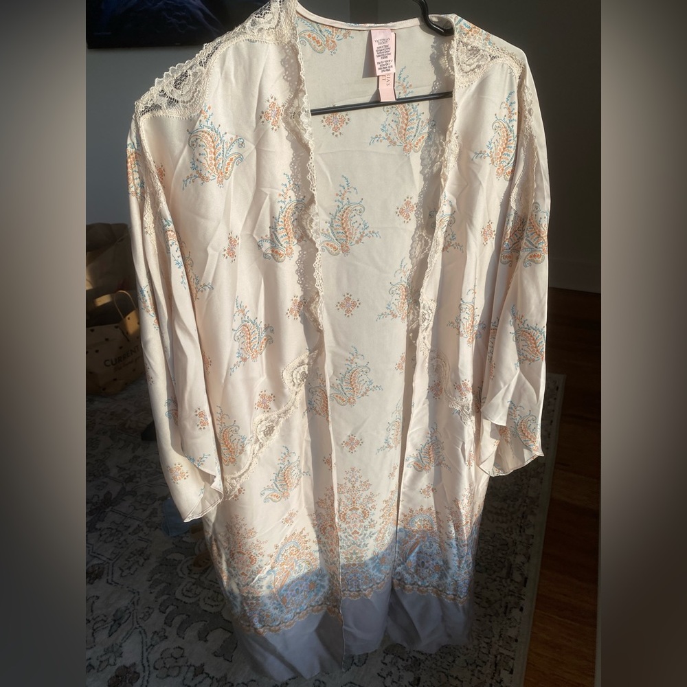 NWT VICTORIA’S SECRET SILK ROBE